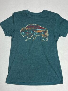 Women’s Ariat Buffalo Boyfriend fit shirt size small.